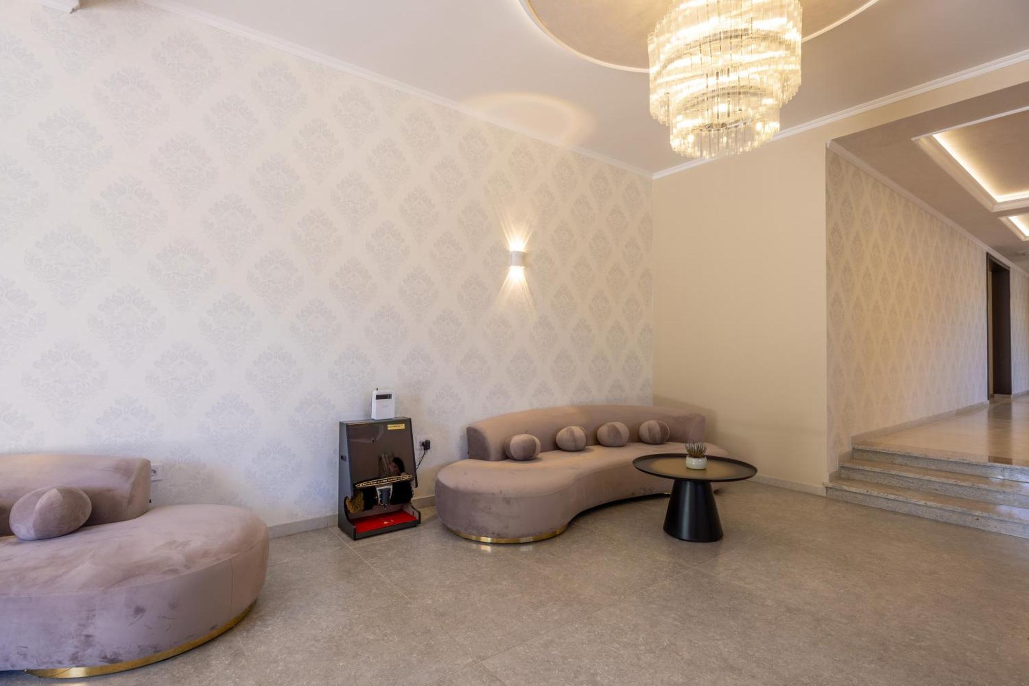 Nobel West Hotel Белград Екстериор снимка